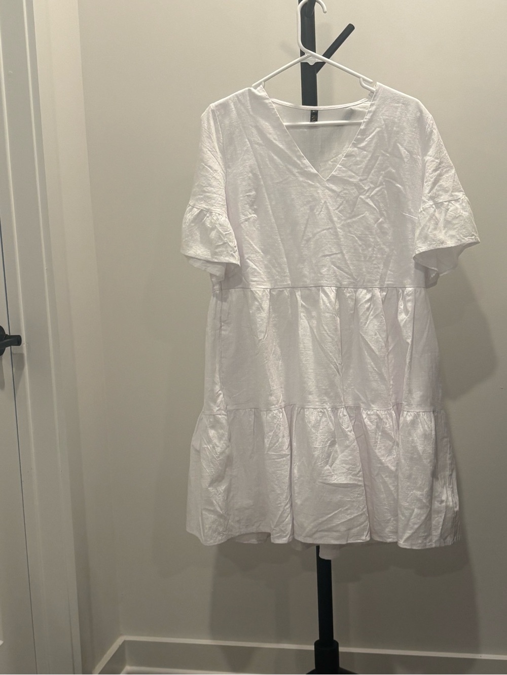 FANCYINN White VNeck Cute Shift Dress with Pockets Bell Sleeve Ruffle Hem Sz L